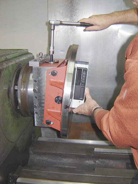 юстировка угла наклонного стола unigrind SKD 500 юстировка угла наклонного стола unigrind SKD 500